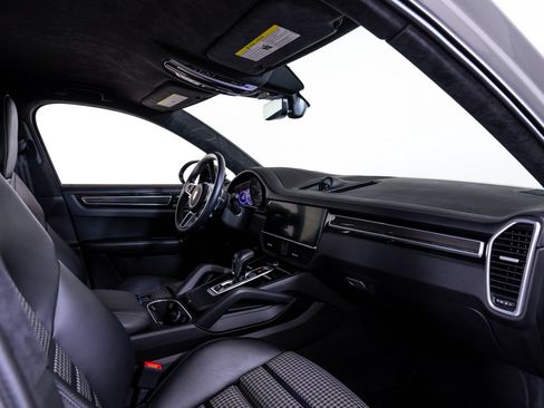 Used 2023 Porsche Cayenne GTS AWD/4WD image 21