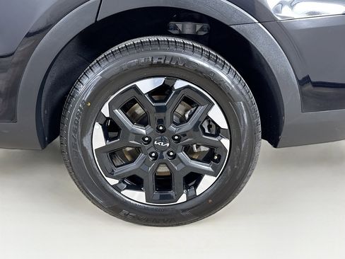 Used 2024 Kia Sorento S image 32