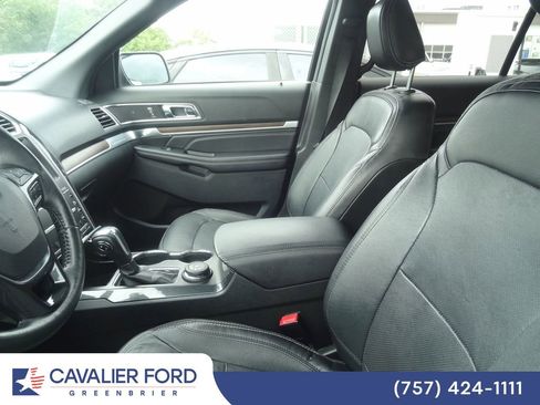 Used 2018 Ford Explorer Limited w/ Equipment Group 301A AWD/4WD image 6
