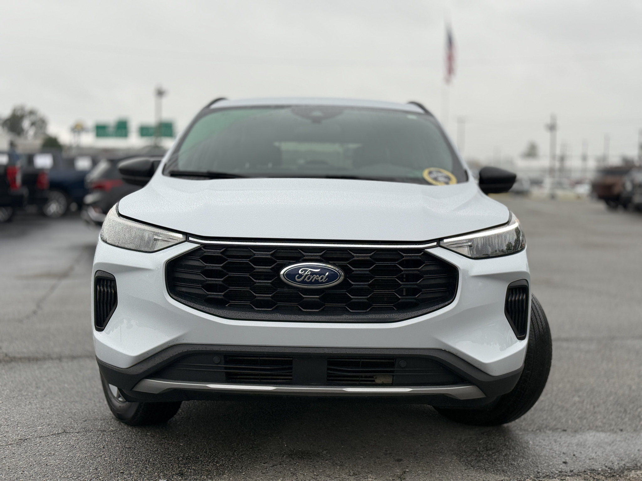 Used 2025 Ford Escape ST-Line AWD/4WD image 2