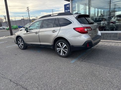 Used 2018 Subaru Outback 3.6R Limited image 13