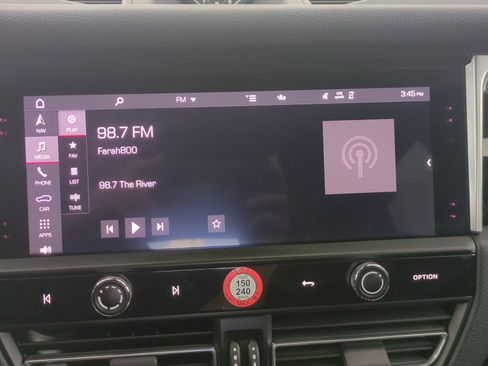 Certified 2023 Porsche Macan Turbo AWD/4WD image 18