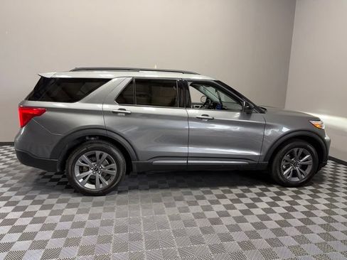 Used 2023 Ford Explorer XLT w/ Equipment Group 202A AWD/4WD image 7