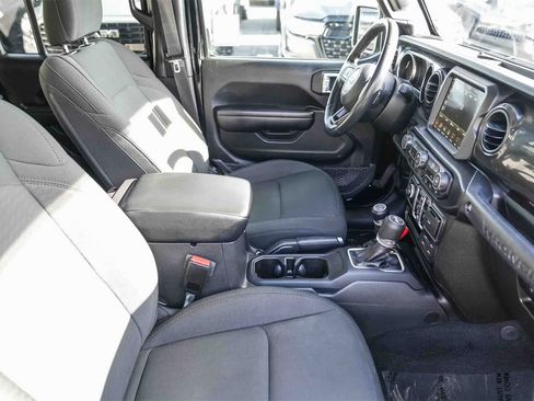 Used 2021 Jeep Wrangler Unlimited Sport image 15