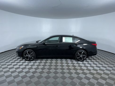 Used 2025 Nissan Altima 2.5 SR AWD/4WD image 5