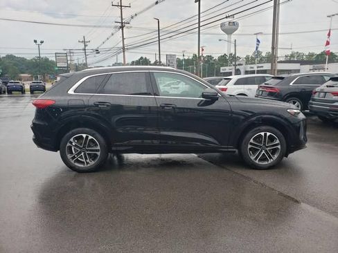 Used 2025 Audi Q5 Premium w/ Convenience Package AWD/4WD image 2