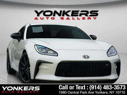 Used 2023 Toyota GR86 Premium image 15