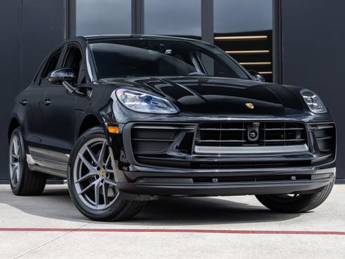 Certified 2026 Porsche Macan AWD/4WD image 6