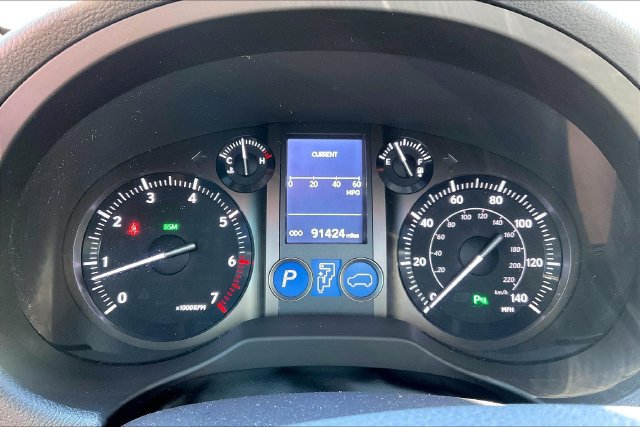 Used 2017 Lexus GX 460 Premium w/ Premium Package AWD/4WD image 22