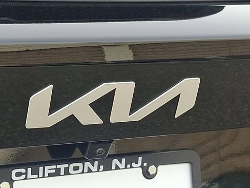 Certified 2025 Kia Sorento SX Prestige image 30