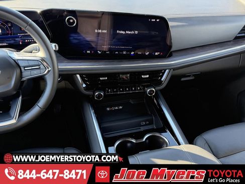 Used 2025 Chevrolet Tahoe LT image 17