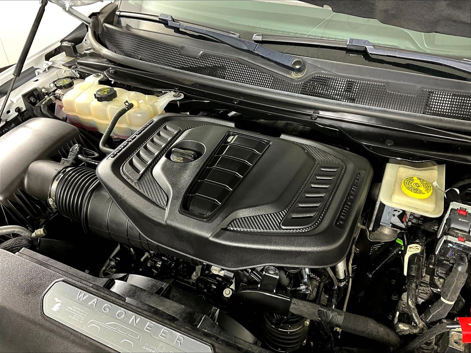 Used 2024 Jeep Wagoneer Series III AWD/4WD image 31