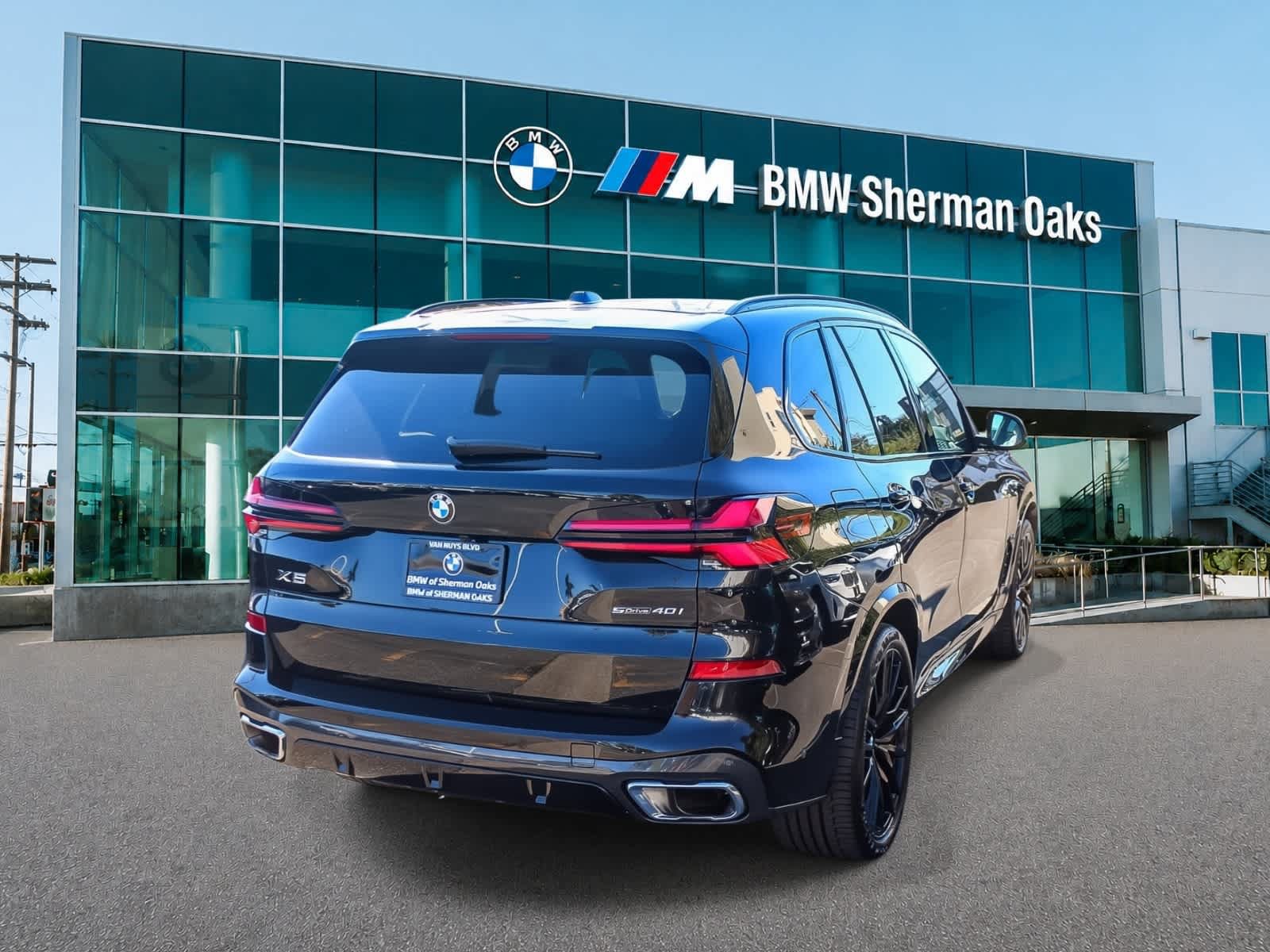 Used 2026 BMW X5 sDrive40i w/ M Sport Package RWD image 4
