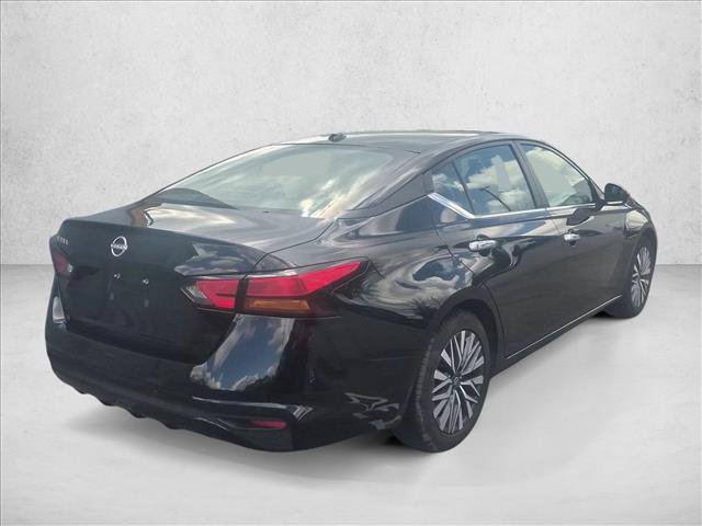 Used 2025 Nissan Altima 2.5 SV FWD image 5