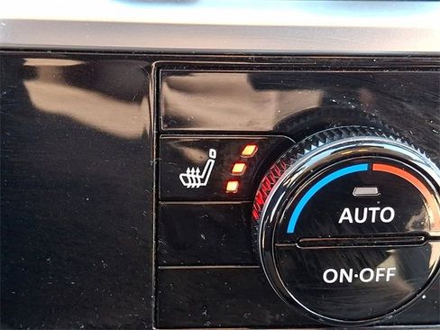 Used 2025 Nissan Pathfinder SL image 29