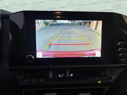 Used 2025 Toyota Camry LE image 24