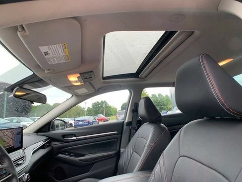 Certified 2024 Nissan Altima 2.0 SR FWD image 24