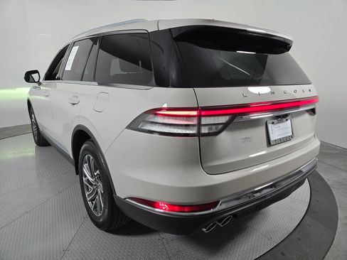 Used 2023 Lincoln Aviator AWD w/ Class IV Trailer Tow Package image 5