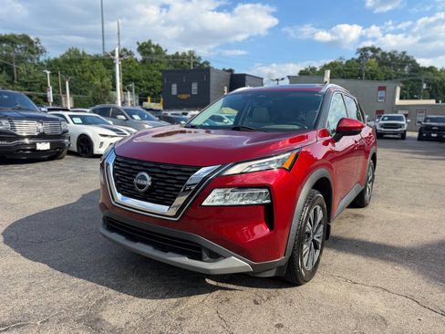 Used 2022 Nissan Rogue SV w/ SV Premium Package FWD image 4