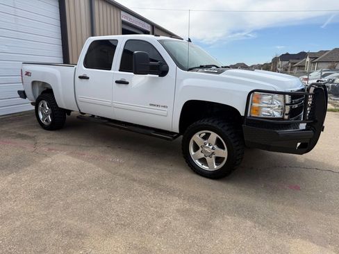 Used 2013 Chevrolet Silverado 2500 LT w/ Interior Plus Package image 3