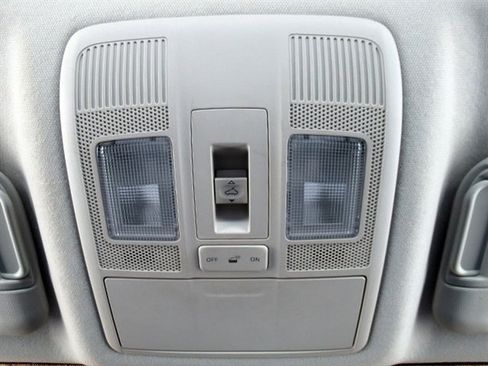 Used 2015 MAZDA MAZDA3 i Grand Touring image 32