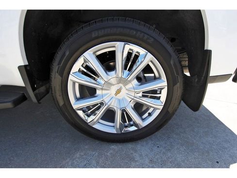 Used 2025 Chevrolet Silverado 1500 High Country w/ High Country Premium Package AWD/4WD image 26