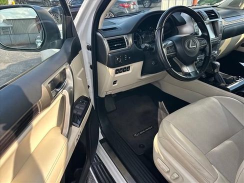 Used 2021 Lexus GX 460 Premium w/ Premium Package AWD/4WD image 15