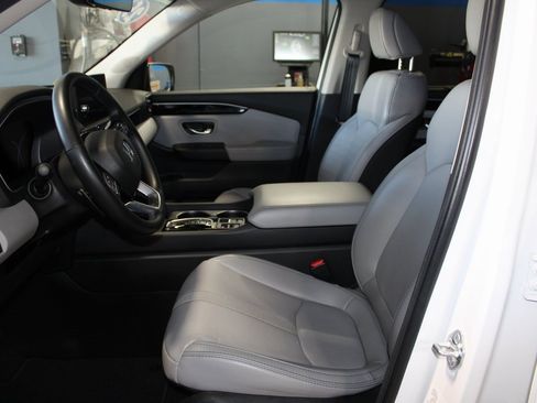 Used 2025 Honda Pilot EX-L image 13