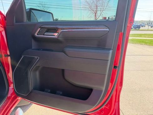 Used 2023 GMC Sierra 1500 SLE image 23