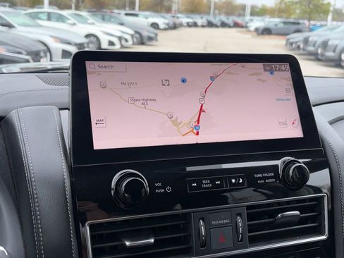 Used 2024 INFINITI QX80 Luxe image 17