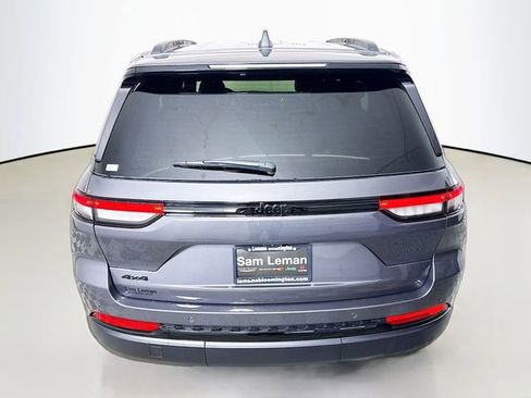 New 2025 Jeep Grand Cherokee Altitude image 6