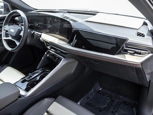 New 2025 Audi Q5 Premium Plus image 24
