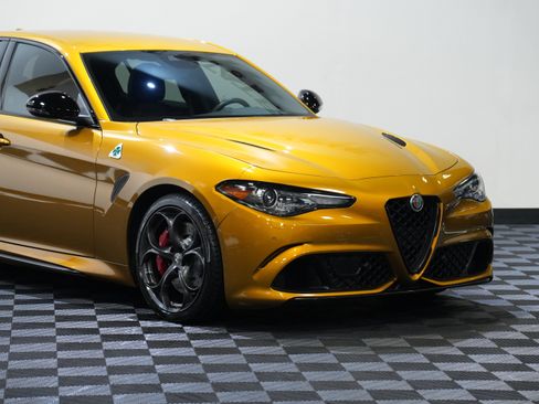 Used 2022 Alfa Romeo Giulia Quadrifoglio w/ Active Assist Plus Package RWD image 9