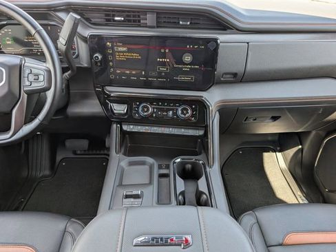 Used 2024 GMC Sierra 2500 AT4 w/ AT4 Premium Plus Package image 7