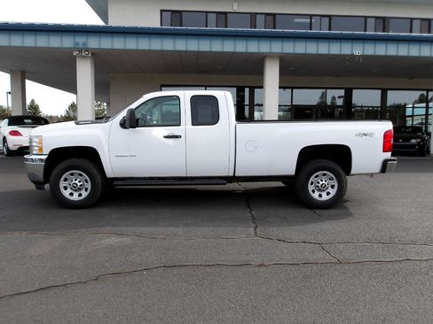 Used 2013 Chevrolet Silverado 2500 W/T image 2