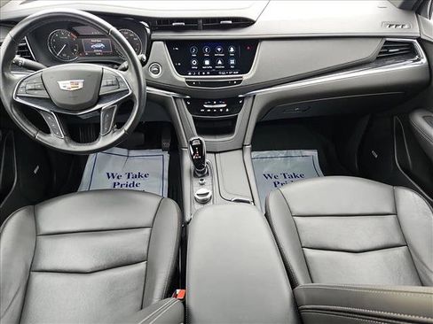 Used 2022 Cadillac XT5 Premium Luxury w/ LPO, Floor Liner Package image 17