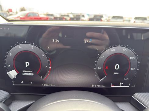 Used 2025 Nissan Kicks SR image 17