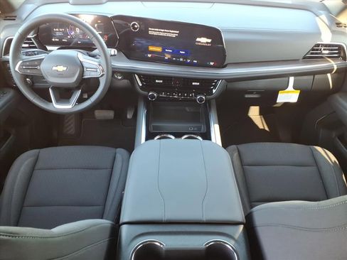 New 2026 Chevrolet Suburban LS image 14