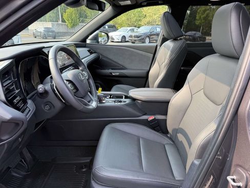 Used 2025 Lexus TX 350 AWD w/ Technology Package image 16