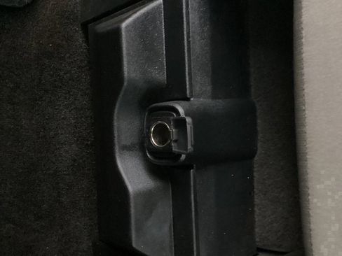 Used 2015 Ford F150 XLT image 38