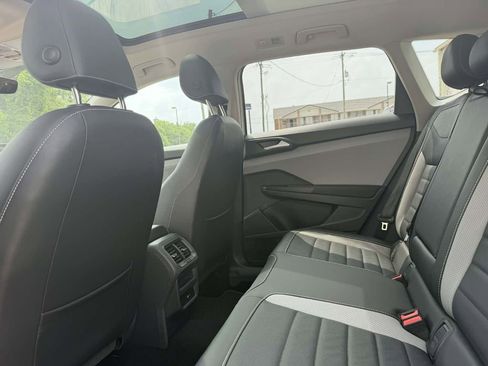 Used 2023 Volkswagen Taos SEL AWD/4WD image 18