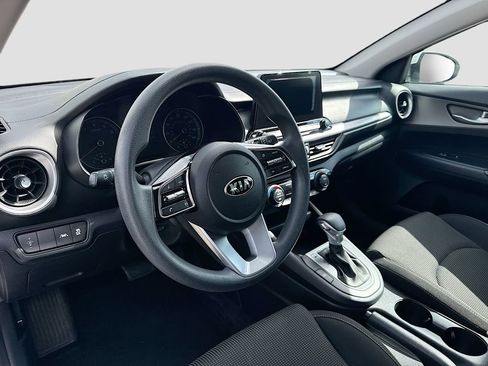 Used 2019 Kia Forte LXS FWD image 9