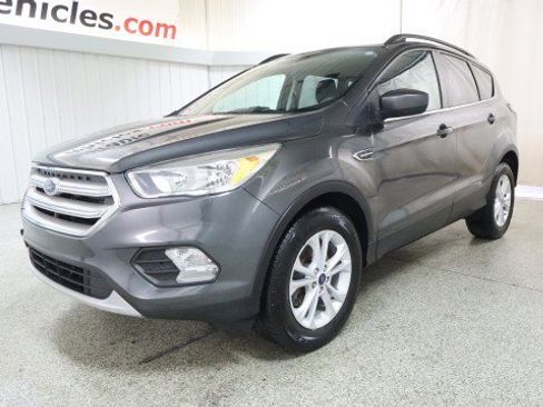 Used 2018 Ford Escape SE AWD/4WD image 2