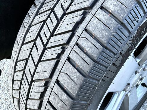 Used 2014 Jeep Grand Cherokee Overland AWD/4WD image 25