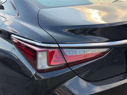 Certified 2023 Lexus ES 350 w/ Premium Package image 14