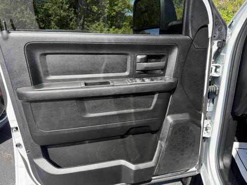 Used 2024 RAM 3500 Tradesman w/ Chrome Appearance Group AWD/4WD image 11