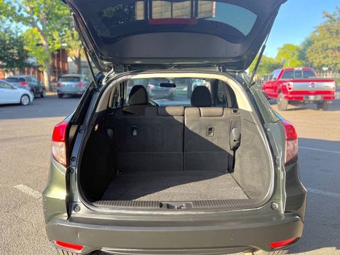Used 2017 Honda HR-V LX image 16