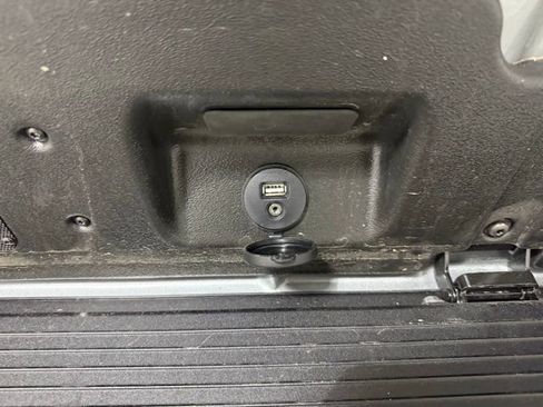 Used 2023 GMC Sierra 1500 AT4X image 10