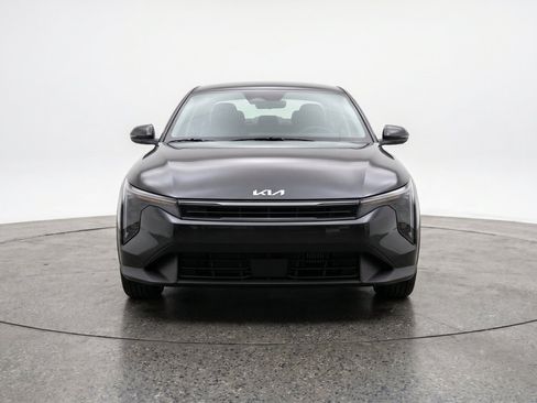 Used 2025 Kia K4 FWD image 2