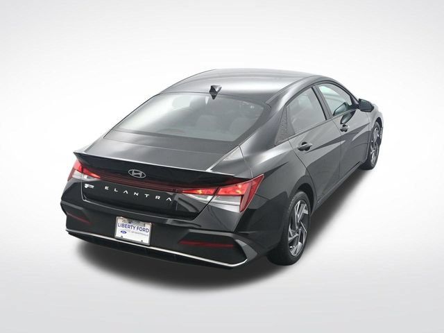 Used 2025 Hyundai Elantra Sport FWD image 33
